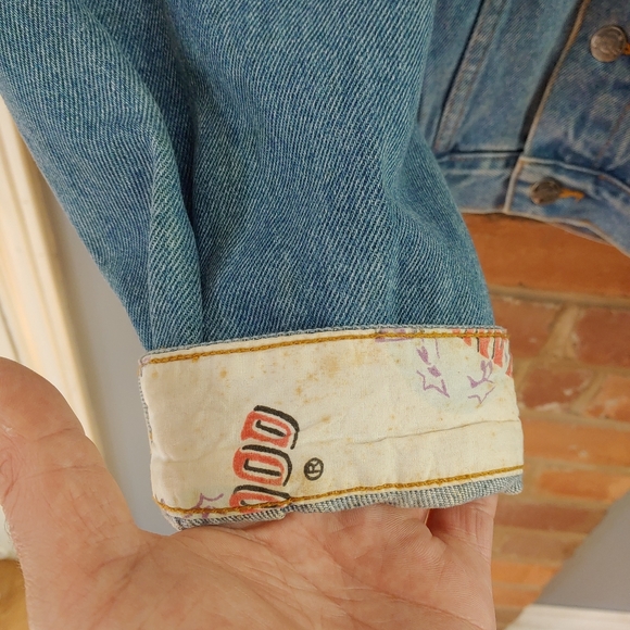 Vintage 90's Planet Hollywood denim jacket, unisex size small (fits large) - Picture 10 of 16